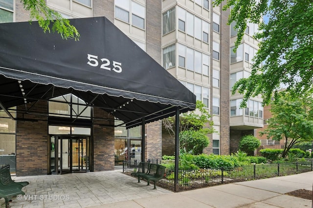 525 W Hawthorne Pl Unit 1004, Chicago, IL 60657 - view of property
