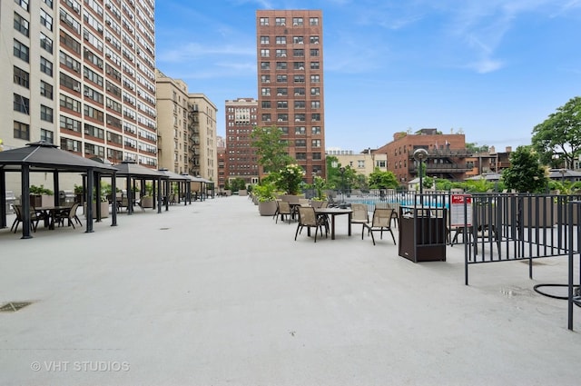 525 W Hawthorne Pl Unit 1004, Chicago, IL 60657 - view of community featuring a gazebo