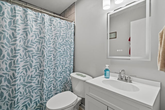 10622 Parkside Ave Unit 103, Chicago Ridge, IL 60415 - bathroom featuring vanity and a shower with curtain