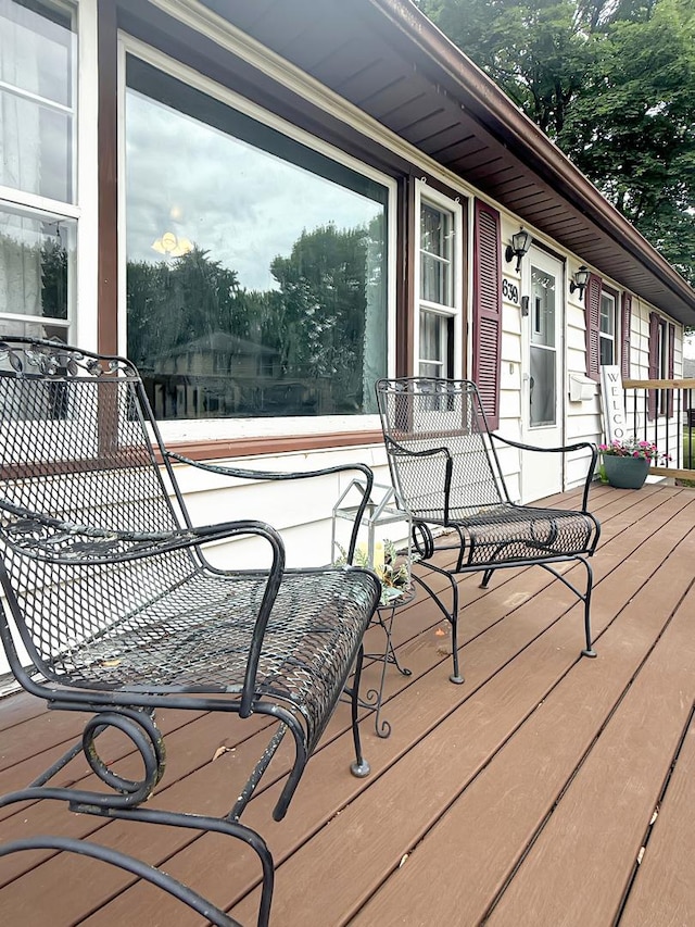 1639 S Highland Ave, Freeport, IL 61032 - view of wooden terrace