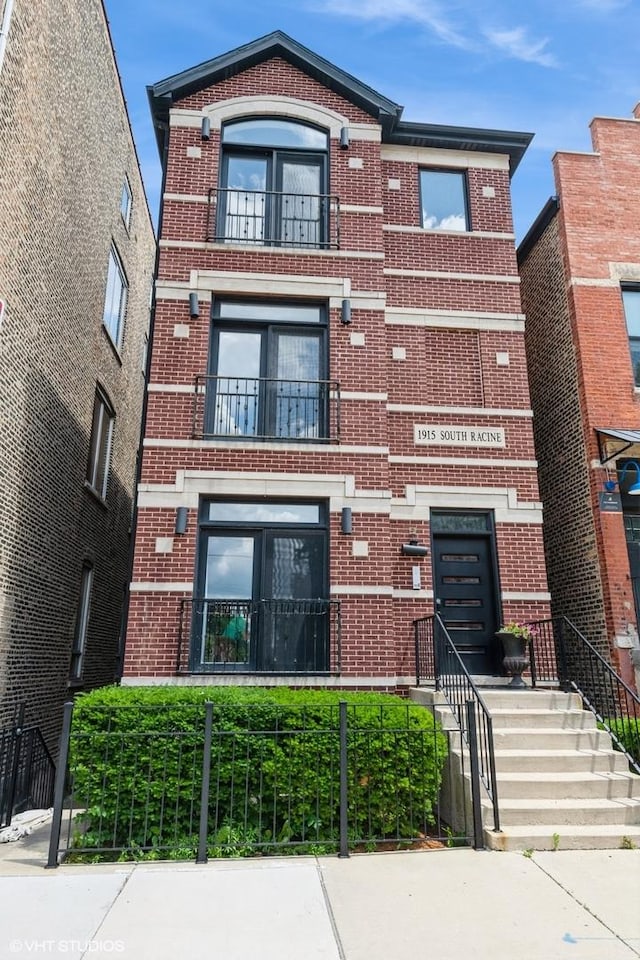 1915 S Racine Ave Unit 3, Chicago, IL 60608 - photo 1