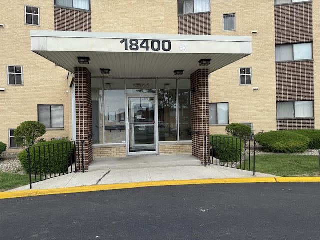 18400 Cherry Creek Dr Unit 409, Homewood, IL 60430 - photo 2