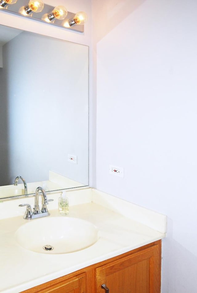 341 S Lancelot Ln, Palatine, IL 60074 - bathroom featuring vanity