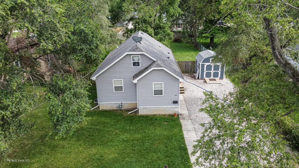 385 W Oak St, Coal City, IL 60416 - photo 1