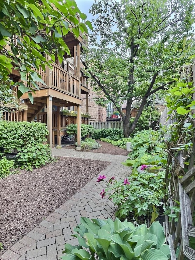 2680 N Burling St Unit 3S, Chicago, IL 60614 - view of yard featuring stairway