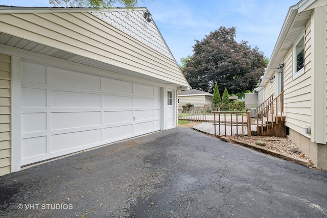 238 Weaver Dr, Cary, IL 60013 - garage with driveway