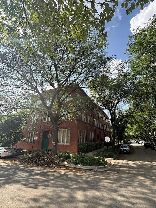 2510 N Wayne Ave Unit 203, Chicago, IL 60614 - view of side of property