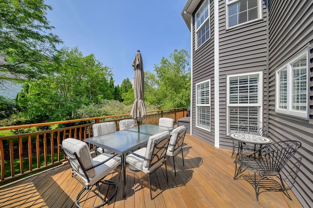 624 Pottawatomie Trl, Batavia, IL 60510 - deck with outdoor dining area