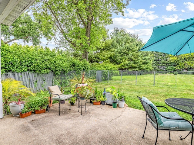 466 Quail Trap Rd, Caledonia, IL 61011 - fenced backyard featuring a patio area