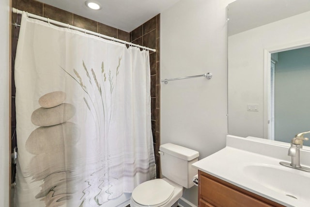 1841 S Calumet Ave Unit 1302, Chicago, IL 60616 - full bath featuring vanity and a shower with curtain