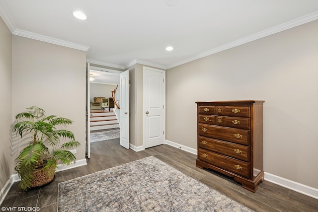 1407 N Dunton Ave, Arlington Heights, IL 60004 - bedroom featuring wood finished floors, crown molding, and recessed lighting