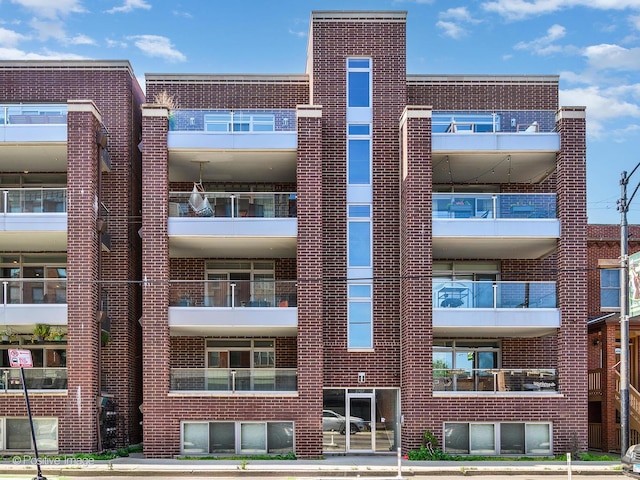 2707 W Belmont Ave Unit 4W, Chicago, IL 60618 - view of apartment building / complex
