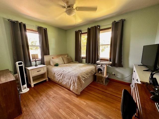 1700 Sunset Dr, Mendota, IL 61342 - bedroom featuring wood finished floors and ceiling fan