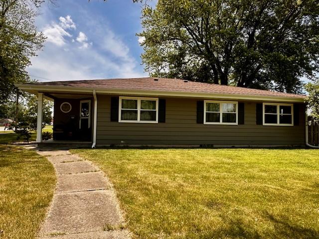1700 Sunset Dr, Mendota, IL 61342 - ranch-style home featuring a front lawn