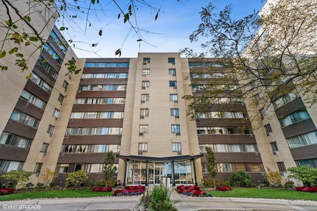 6300 N Sheridan Rd Unit 216, Chicago, IL 60660 - photo 1