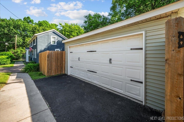 704 Cedar Ave, Saint Charles, IL 60174 - view of detached garage