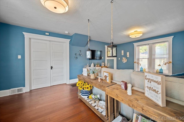 704 Cedar Ave, Saint Charles, IL 60174 - dining area with wood finished floors and baseboards
