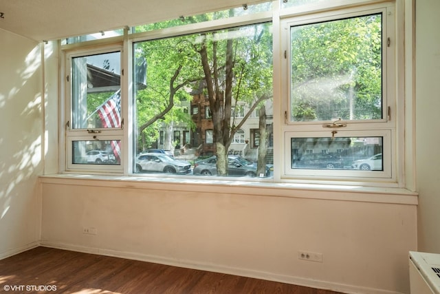 2728 N Hampden Ct Unit 103, Chicago, IL 60614 - interior space featuring wood finished floors and baseboards