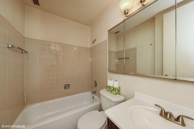 2728 N Hampden Ct Unit 103, Chicago, IL 60614 - full bathroom featuring vanity and shower / tub combination