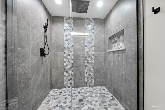 9704 Captains Dr, Algonquin, IL 60102 - full bath featuring a tile shower and recessed lighting