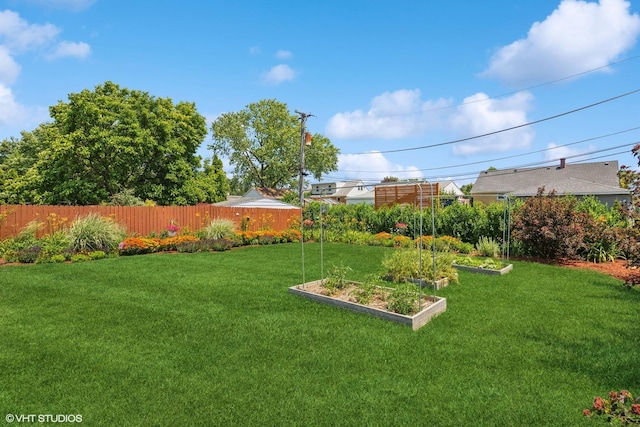 2721 Joseph Ave, Des Plaines, IL 60018 - view of yard featuring a garden