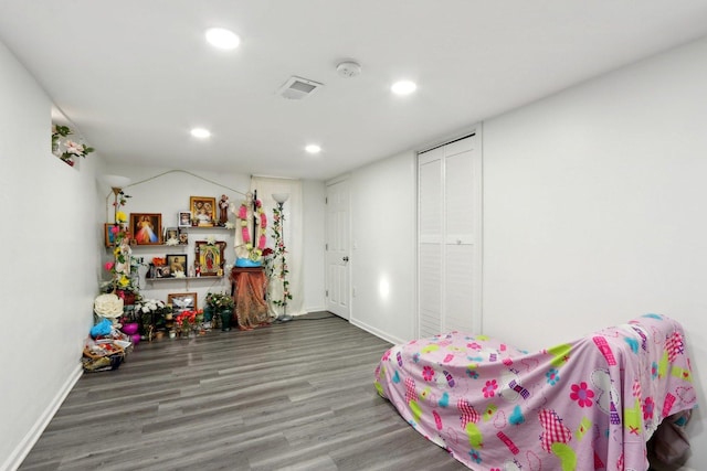 2023 Kristan Ave, North Chicago, IL 60064 - recreation room with recessed lighting and wood finished floors