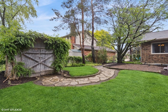 647 Farnham Ln, Wheaton, IL 60189 - view of yard