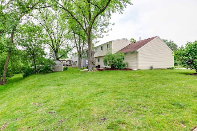 552 Arbor Gate Ln, Buffalo Grove, IL 60089 - view of grassy yard