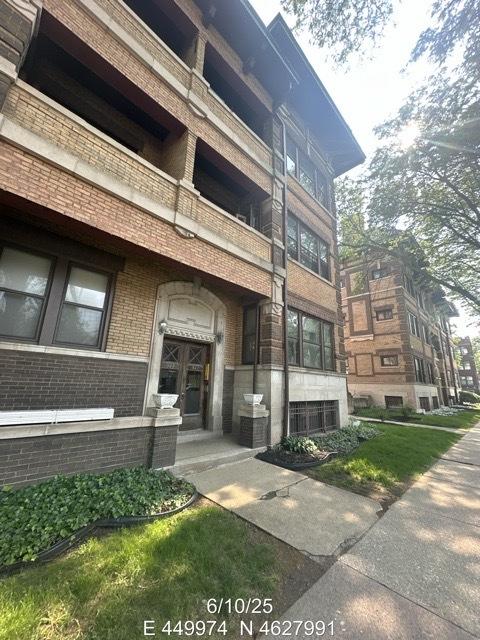 947 E Hyde Park Blvd Unit G, Chicago, IL 60615 - view of building exterior