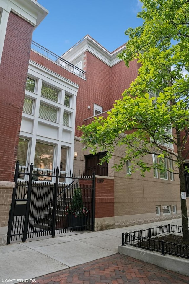 2209 N Seminary Ave, Chicago, IL 60614 - photo 1