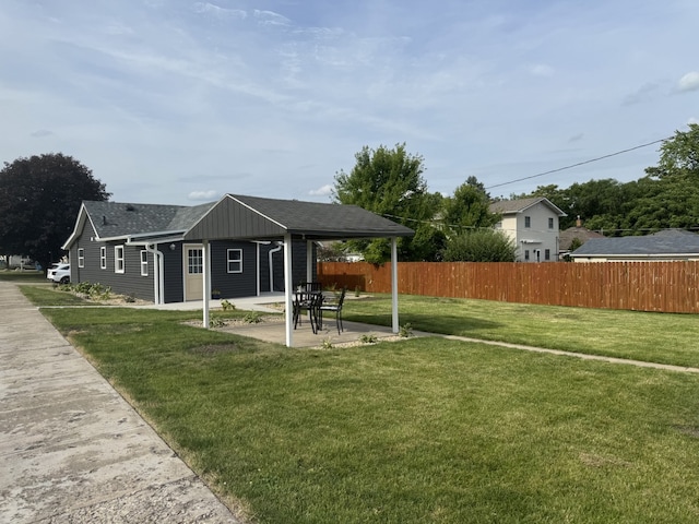 401 E 1st St, Oglesby, IL 61348 - view of yard with a patio area