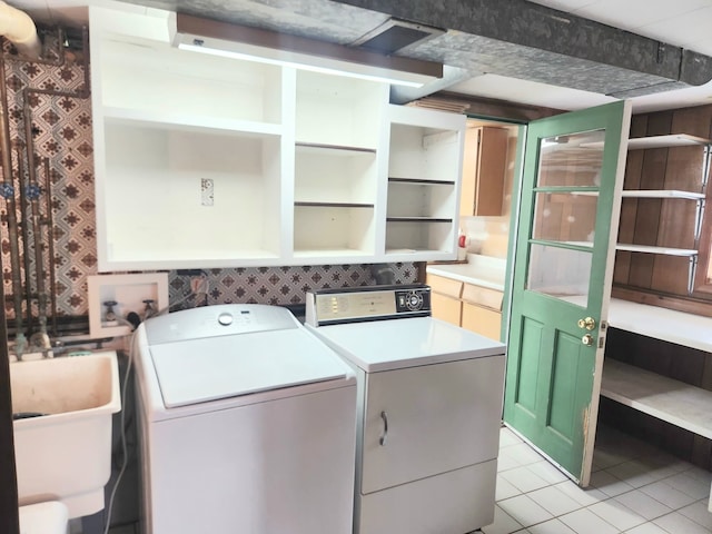 624 Maple Ave, Lisle, IL 60532 - laundry room featuring washer and dryer and light tile patterned floors