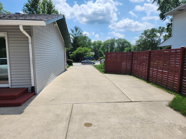 624 Maple Ave, Lisle, IL 60532 - view of patio