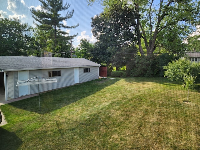 624 Maple Ave, Lisle, IL 60532 - view of green lawn