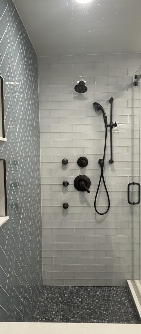 1401 Fallcreek Ct, Naperville, IL 60565 - full bath with a shower stall