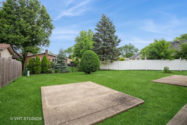 236 Brighton Rd, Elk Grove Village, IL 60007 - fenced backyard featuring a patio area