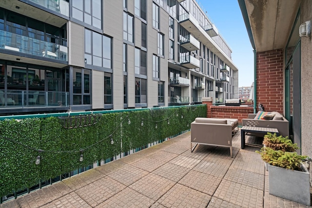 841 W Monroe St Unit 4A, Chicago, IL 60607 - view of patio with an outdoor hangout area