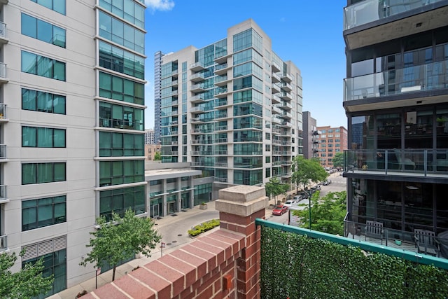 841 W Monroe St Unit 4A, Chicago, IL 60607 - view of building exterior featuring a city view