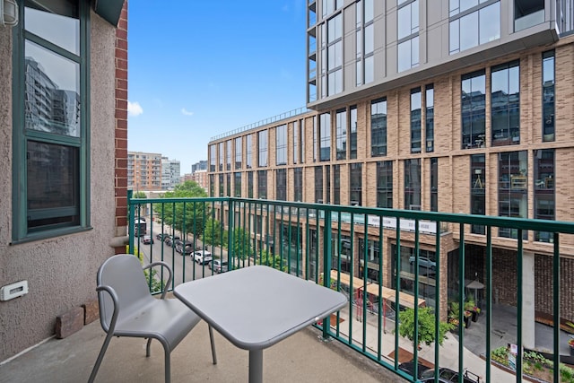 841 W Monroe St Unit 4A, Chicago, IL 60607 - balcony featuring a view of city