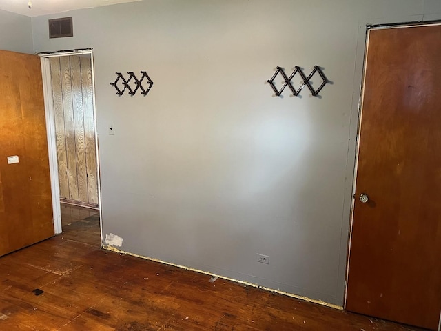 2075 Halsey Dr, Des Plaines, IL 60018 - spare room with wood finished floors