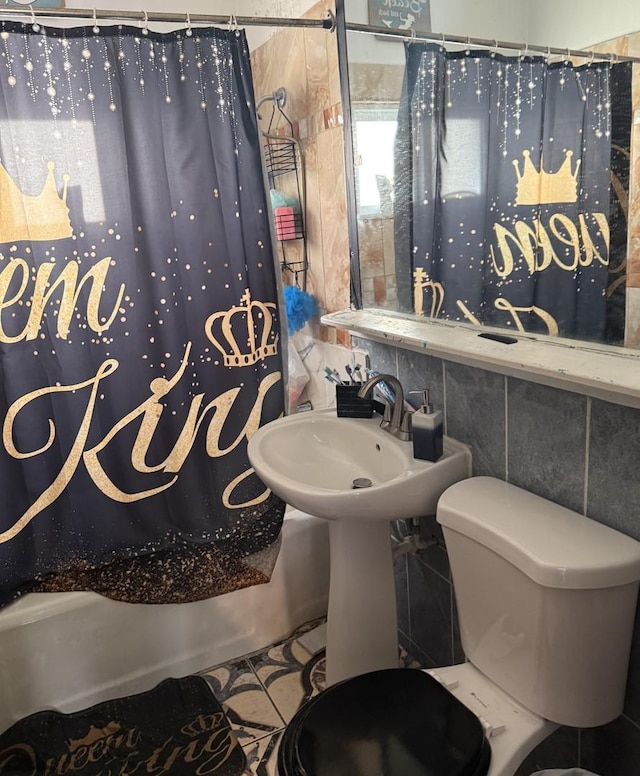 5130 S Whipple St, Chicago, IL 60632 - bathroom with shower / bath combo and tile walls
