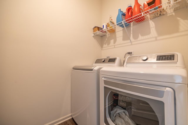 738 Kentshire Cir, Elgin, IL 60124 - laundry area with independent washer and dryer