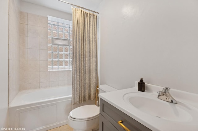 2305 N Kimball Ave Unit 1, Chicago, IL 60647 - full bathroom featuring shower / tub combo with curtain and vanity