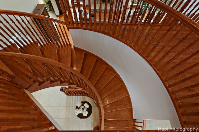 39 Forest Ln, South Barrington, IL 60010 - staircase featuring arched walkways
