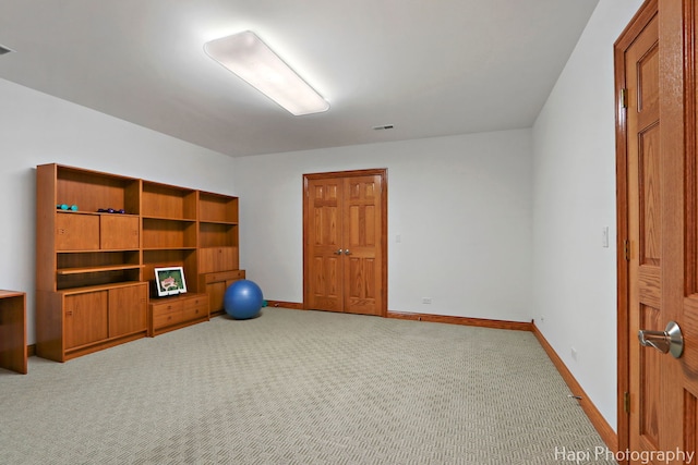 39 Forest Ln, South Barrington, IL 60010 - workout room featuring carpet floors and baseboards
