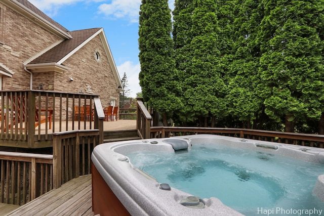 39 Forest Ln, South Barrington, IL 60010 - deck with a hot tub