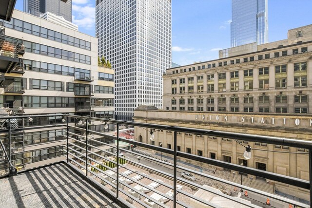 130 S Canal St Unit 624, Chicago, IL 60606 - balcony featuring a city view