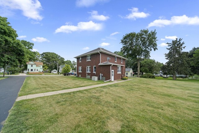 225 N Hickory St, Waterman, IL 60556 - photo 38