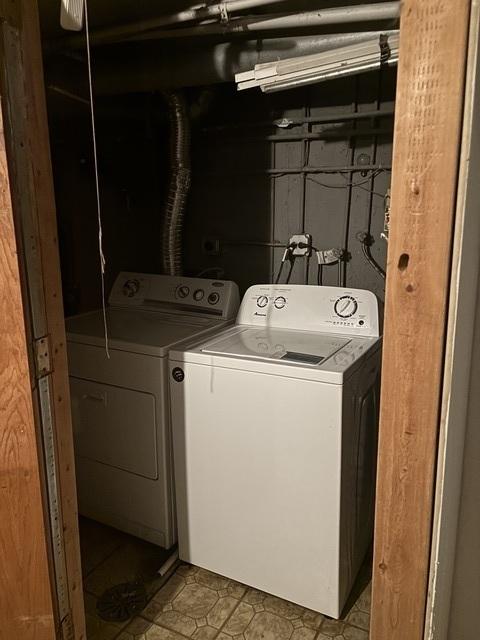 1705 Kenneth Cir Unit 1705, Elgin, IL 60120 - washroom featuring washing machine and clothes dryer