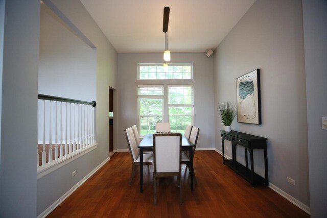 1061 Franklin St, Mundelein, IL 60060 - dining space with wood finished floors and baseboards